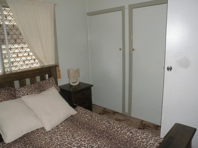 23 Russell Street, Silkstone QLD 4304