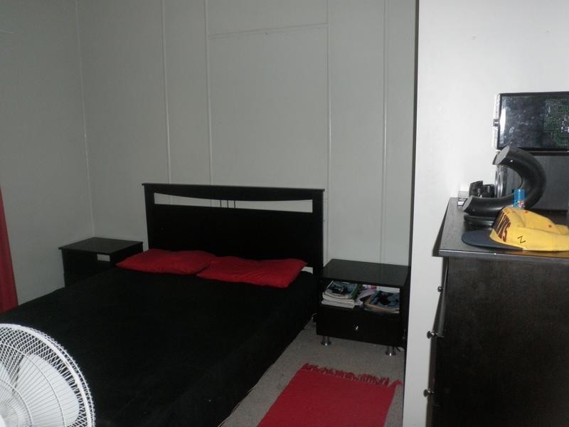 23 Russell Street, Silkstone QLD 4304