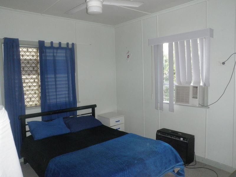 23 Russell Street, Silkstone QLD 4304