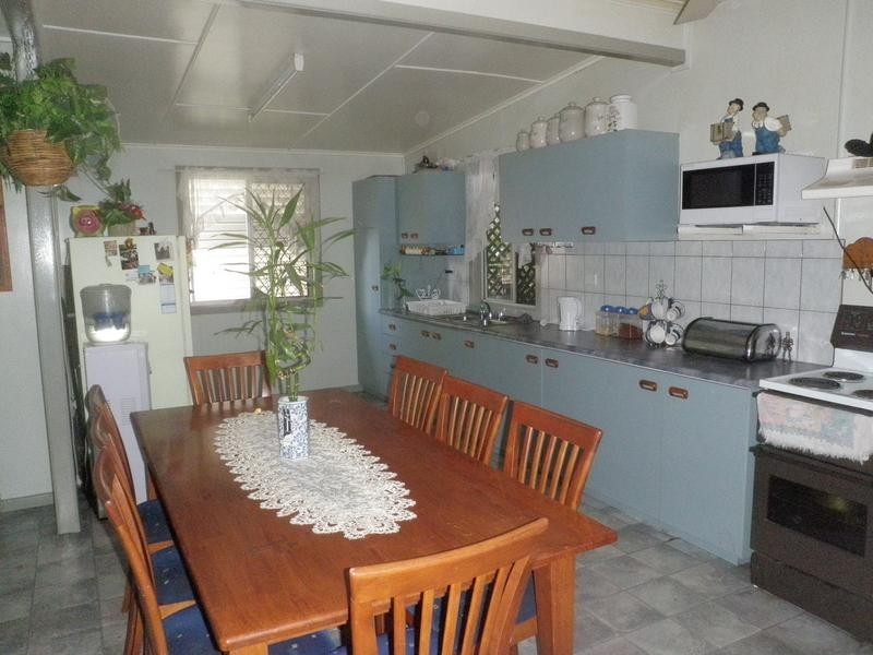 23 Russell Street, Silkstone QLD 4304