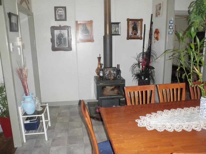 23 Russell Street, Silkstone QLD 4304