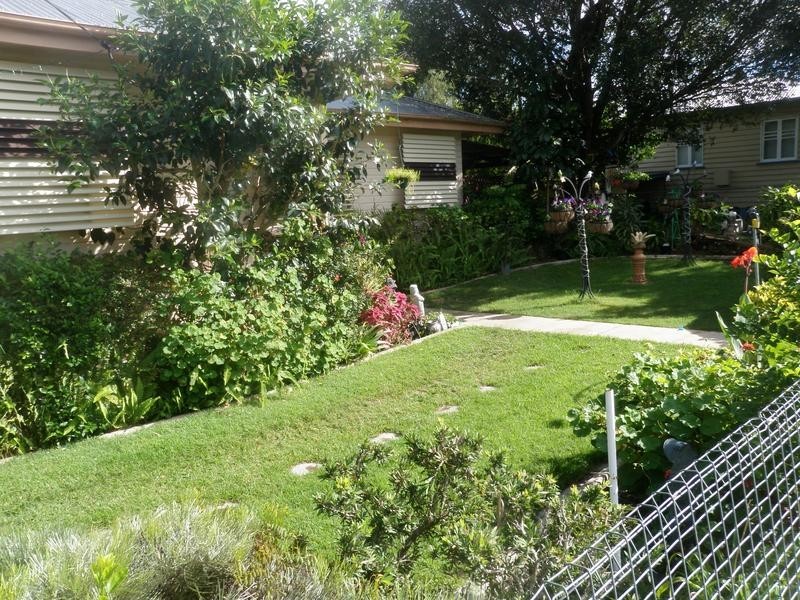 23 Russell Street, Silkstone QLD 4304