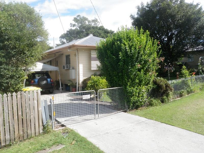 23 Russell Street, Silkstone QLD 4304