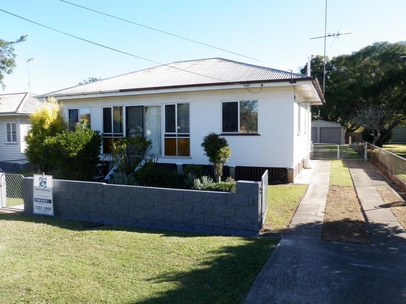 6 Vernon Street, Ipswich QLD 4305