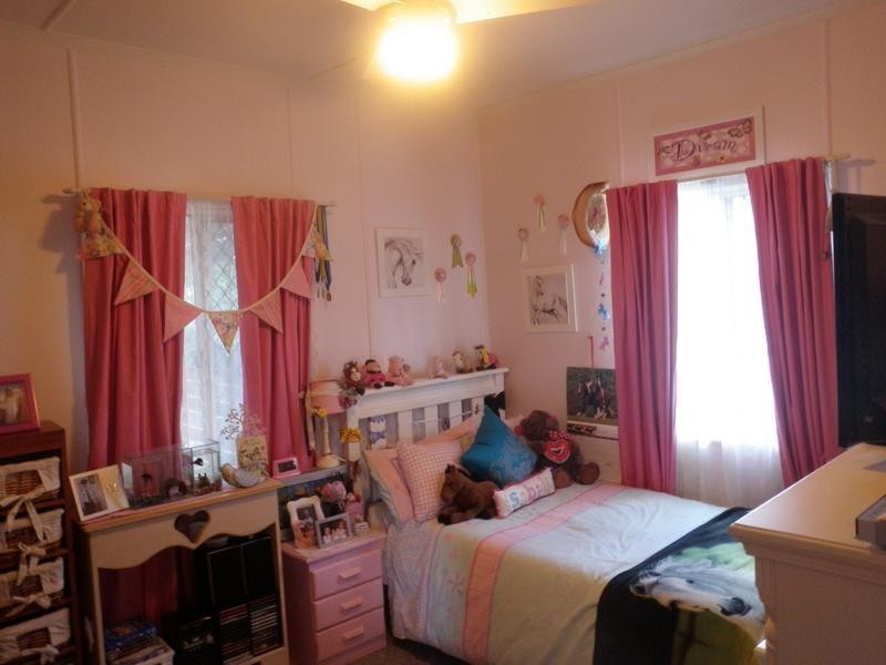 6 Vernon Street, Ipswich QLD 4305