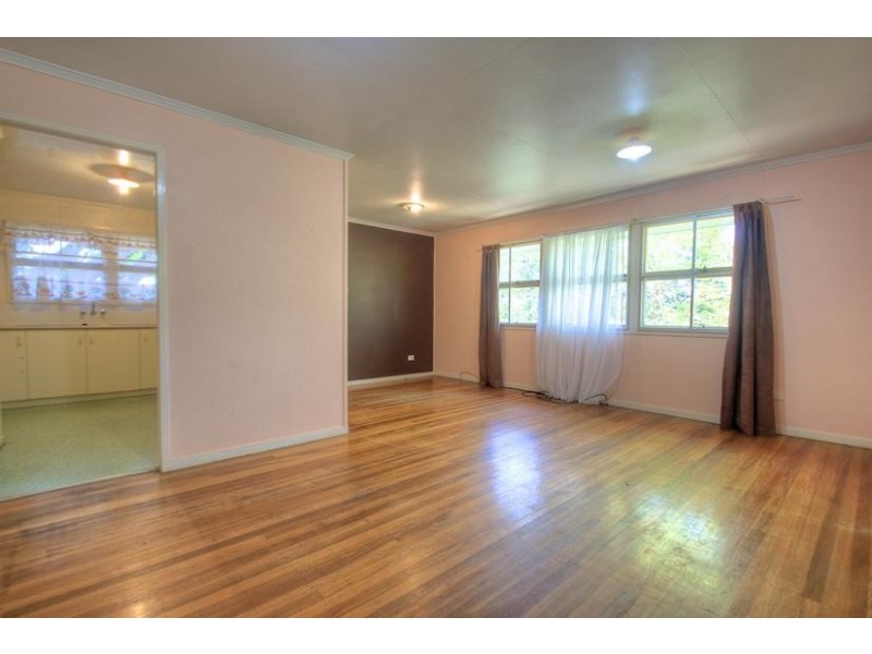 32 Flinders Drive, Leichhardt QLD 4305
