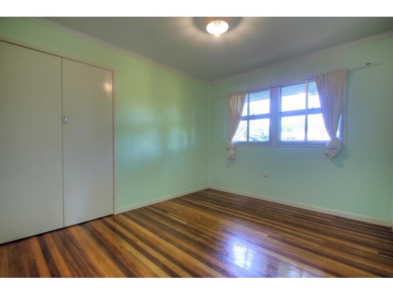 32 Flinders Drive, Leichhardt QLD 4305
