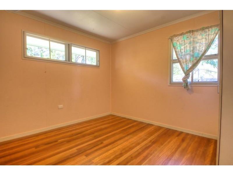 32 Flinders Drive, Leichhardt QLD 4305