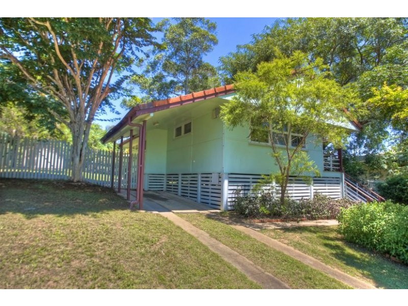 32 Flinders Drive, Leichhardt QLD 4305