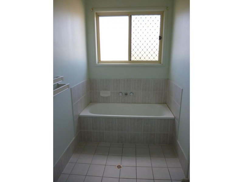 124 Willowtree Drive, Flinders View QLD 4305