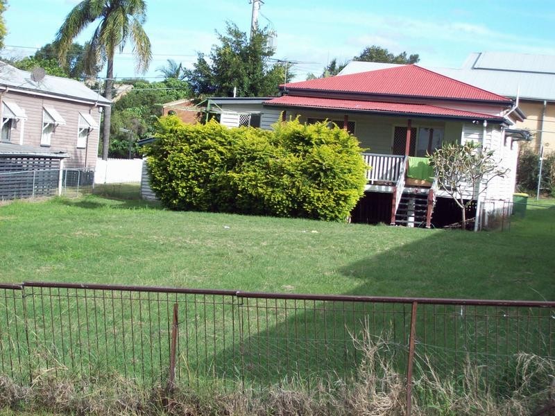 14a Clifton Street, Booval QLD 4304