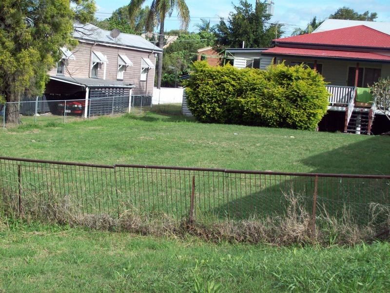 14a Clifton Street, Booval QLD 4304