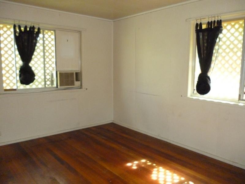 5 Jessica Street, Riverview QLD 4303