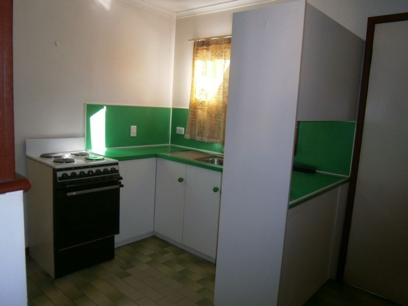 2/82 Raceview Street, Raceview QLD 4305