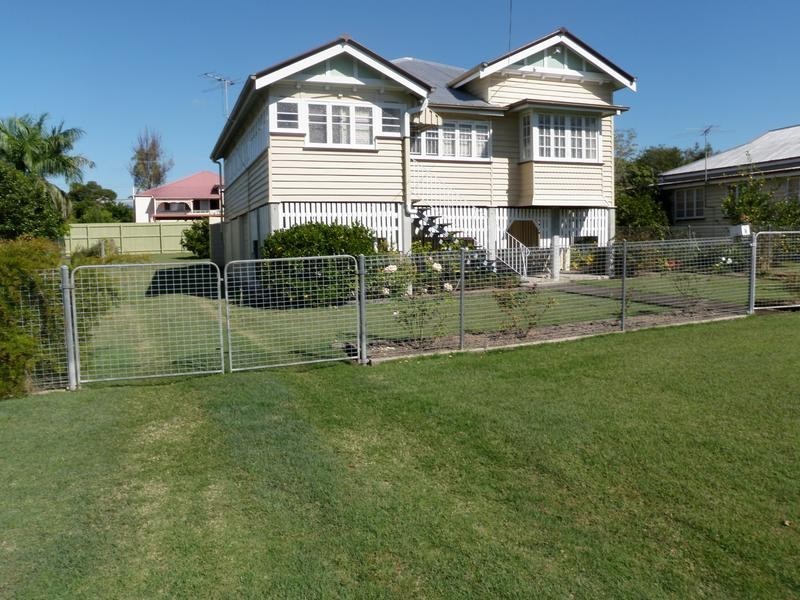 9 Bostock Street, Newtown QLD 4305