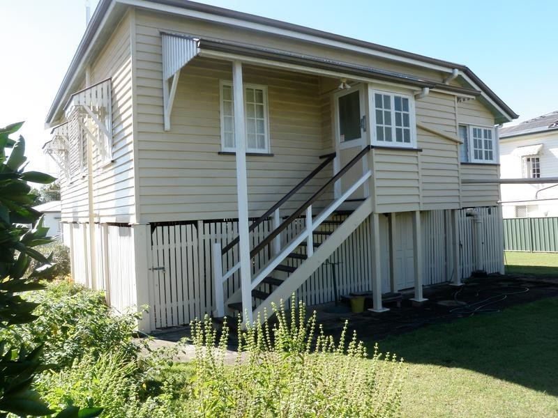 9 Bostock Street, Newtown QLD 4305