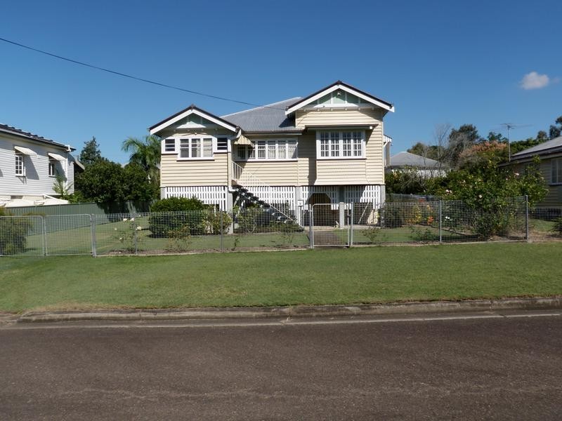 9 Bostock Street, Newtown QLD 4305