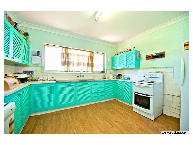 33 Thorn Street, Ipswich QLD 4305