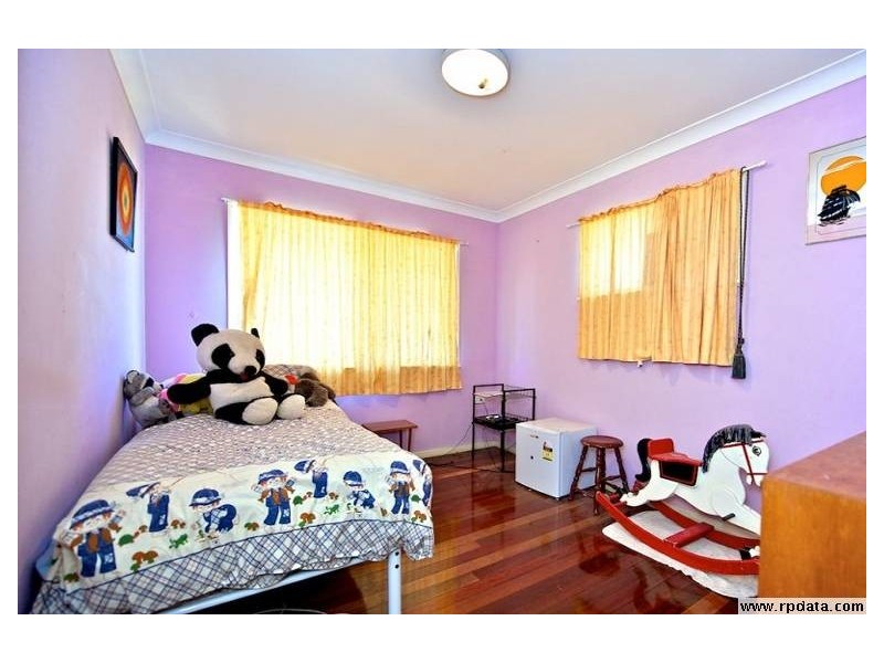 33 Thorn Street, Ipswich QLD 4305