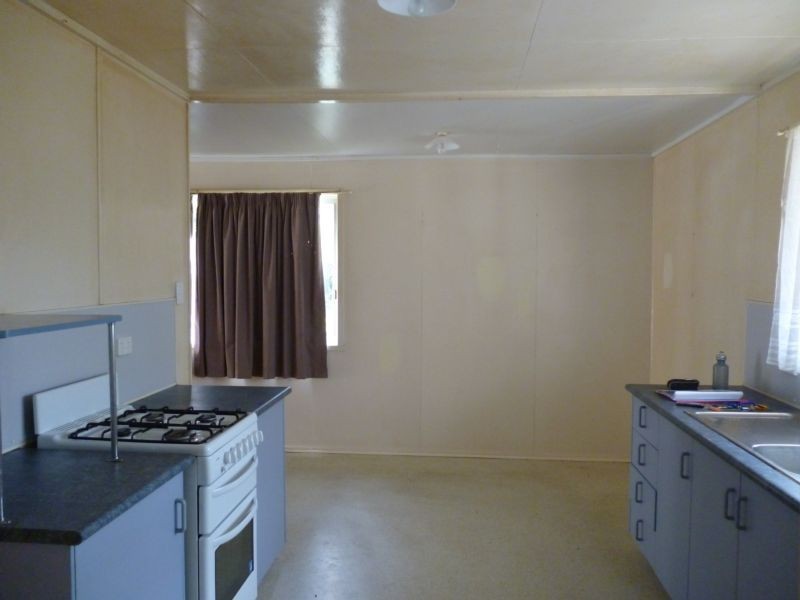 8 Jessica Street, Riverview QLD 4303