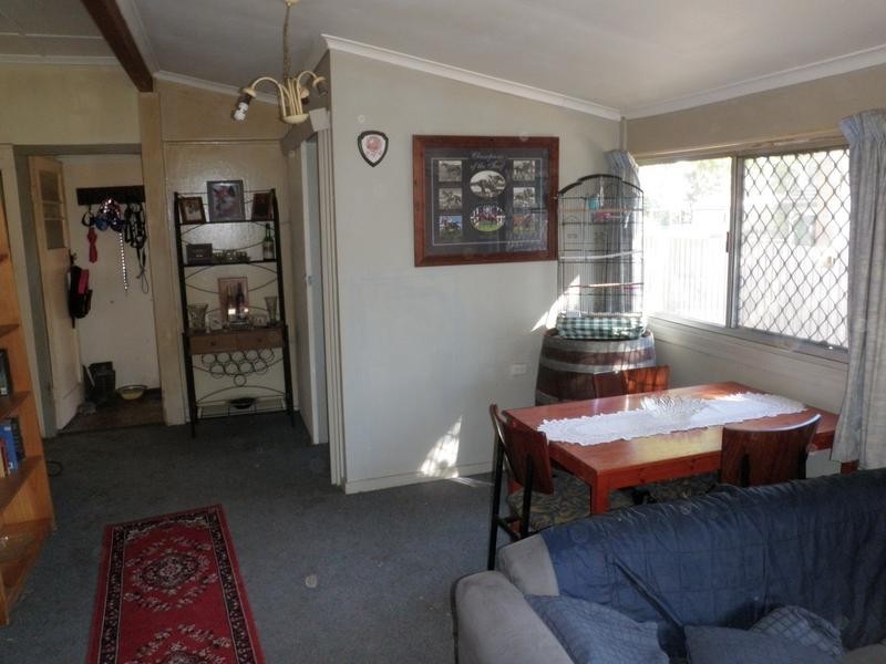 9 Walkers Lane, Booval QLD 4304