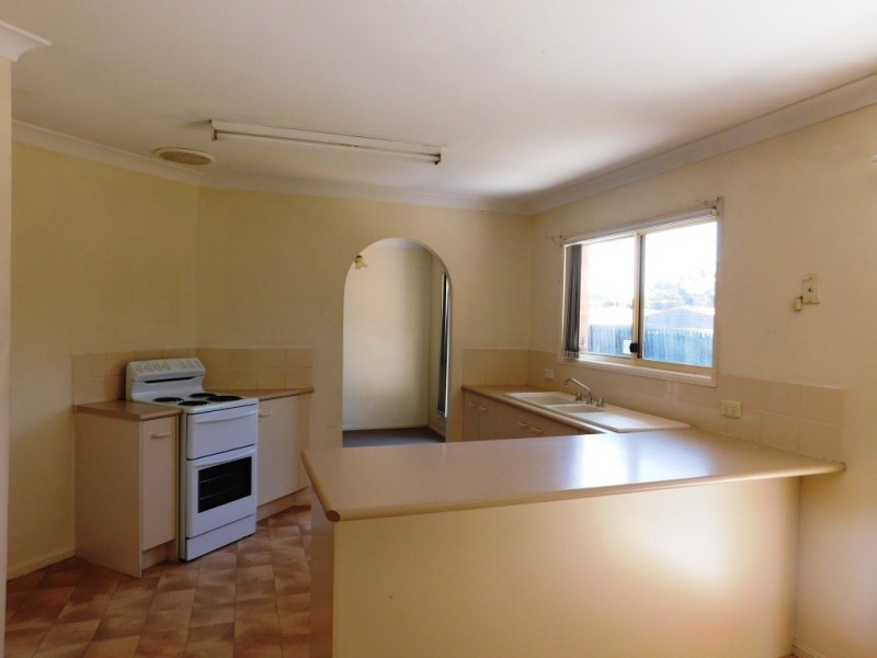 15 Jacaranda Drive, Yamanto QLD 4305