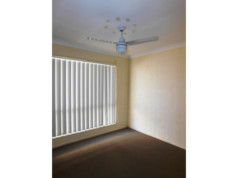 15 Jacaranda Drive, Yamanto QLD 4305