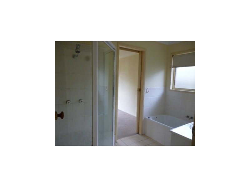 15 Jacaranda Drive, Yamanto QLD 4305