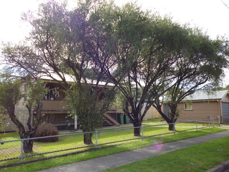 54 Blackstone Road, Newtown QLD 4305