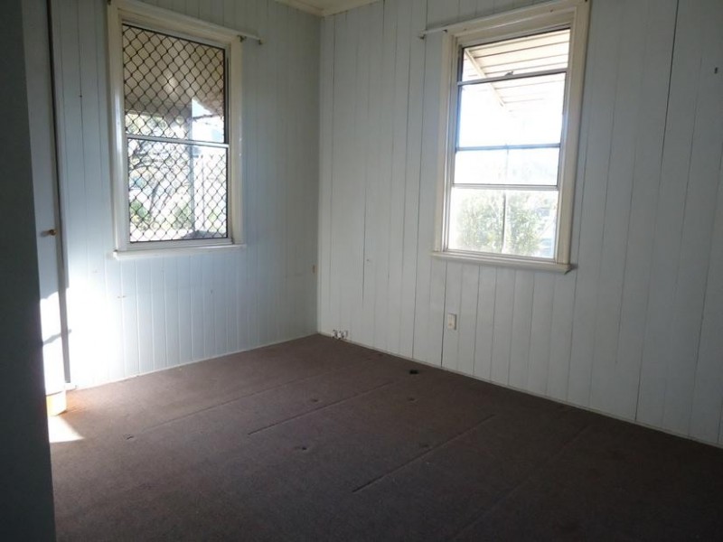 54 Blackstone Road, Newtown QLD 4305