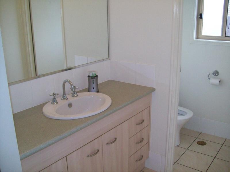 101 Anna Drive, Raceview QLD 4305