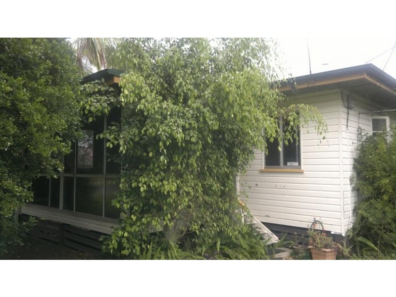 13 Cambridge Street, Silkstone QLD 4304