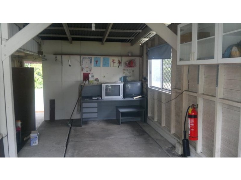 13 Cambridge Street, Silkstone QLD 4304