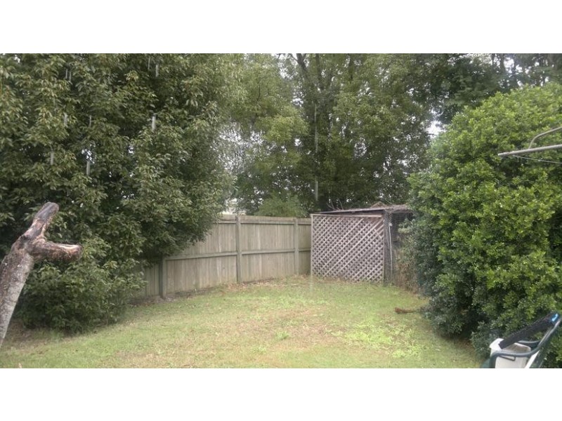 13 Cambridge Street, Silkstone QLD 4304