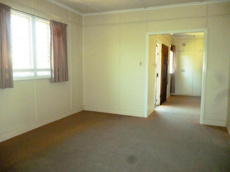 14 Bridson Avenue, East Ipswich QLD 4305