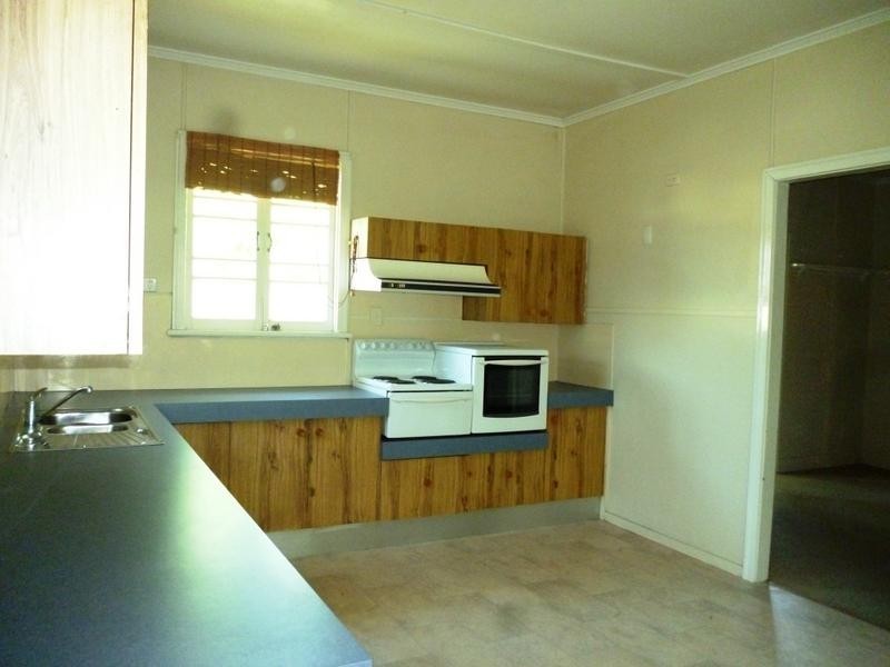 14 Bridson Avenue, East Ipswich QLD 4305