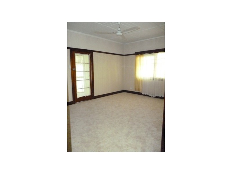 2 Railway Street, Booval QLD 4304