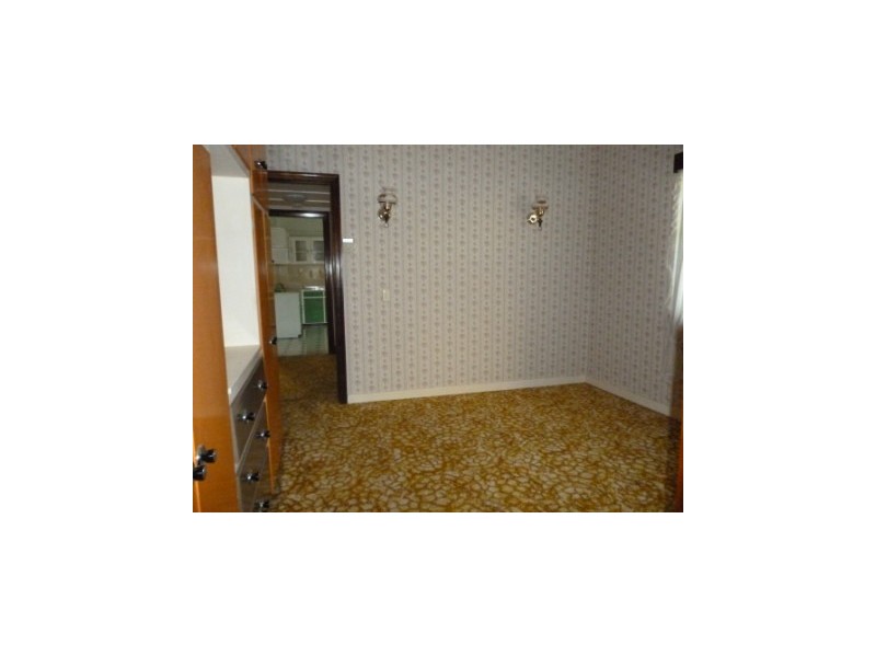 2 Railway Street, Booval QLD 4304