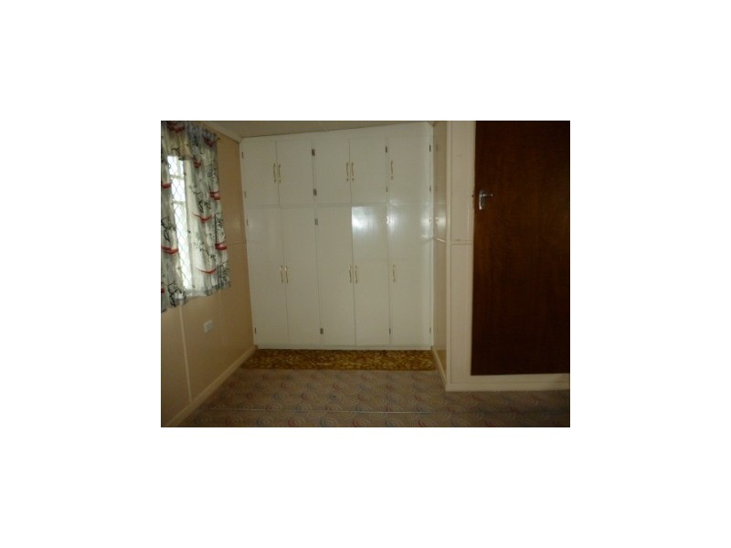 2 Railway Street, Booval QLD 4304