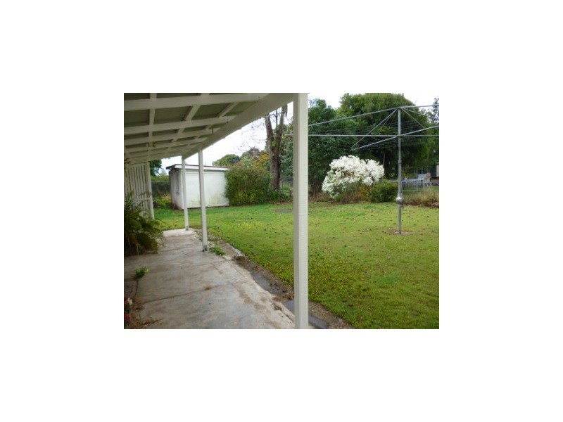 2 Railway Street, Booval QLD 4304