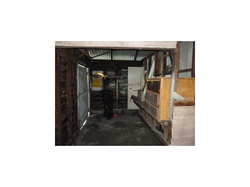 2 Railway Street, Booval QLD 4304