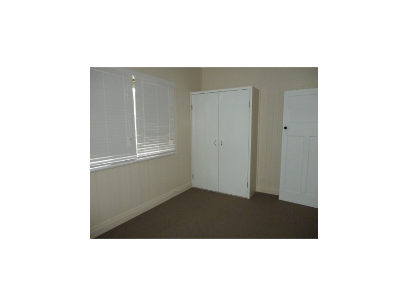 57 Brisbane Road, Bundamba QLD 4304