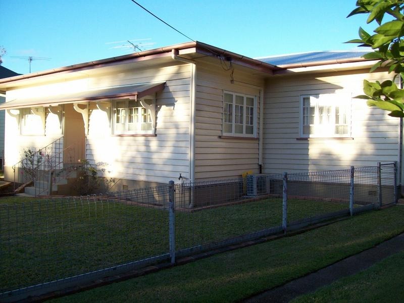 102A Thorn Street, Ipswich QLD 4305