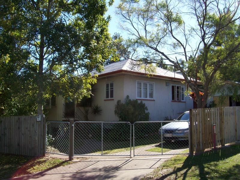18 Glossop Street, Brassall QLD 4305