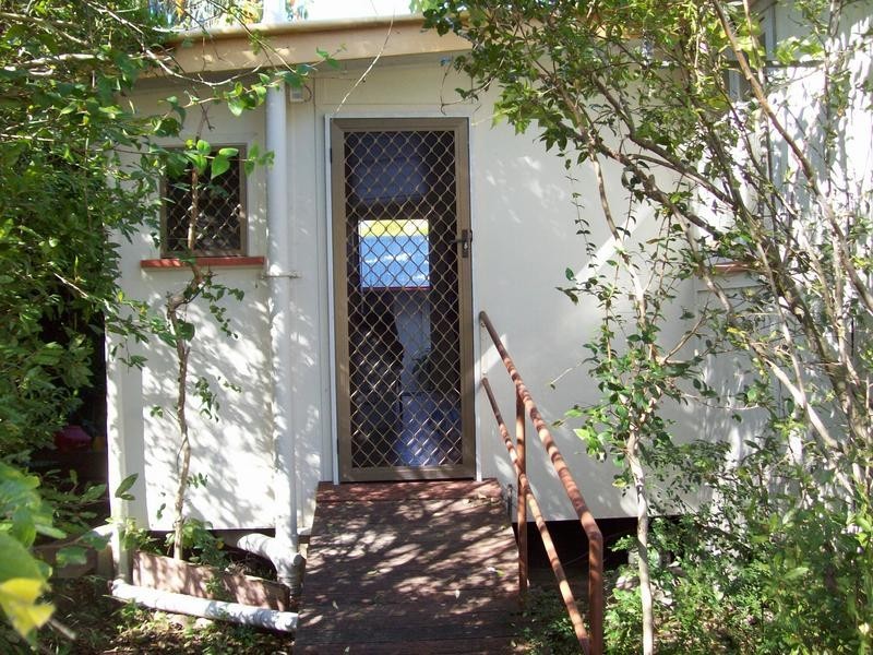 18 Glossop Street, Brassall QLD 4305