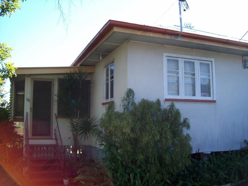 18 Glossop Street, Brassall QLD 4305