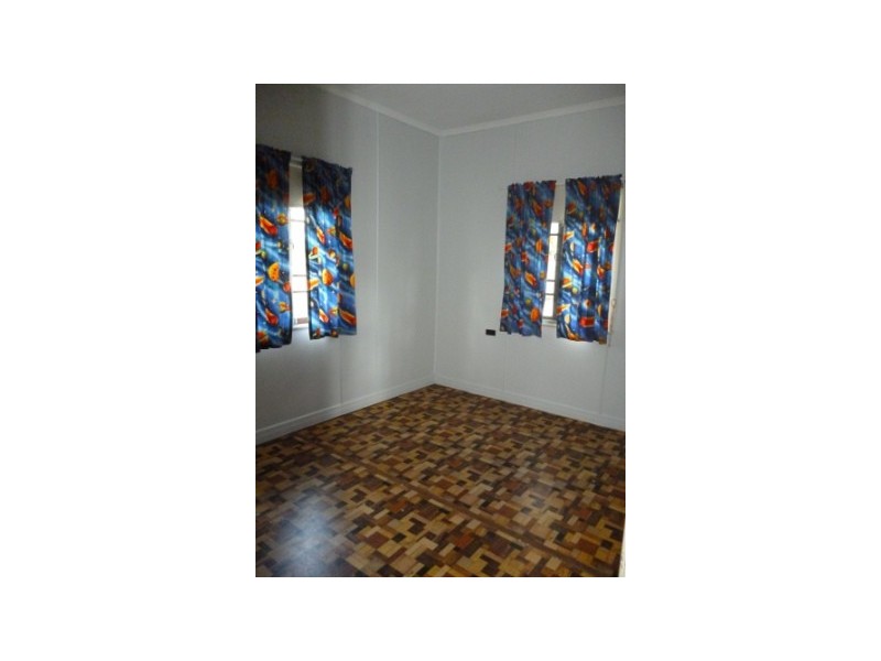 3 Ruskin Street, Eastern Heights QLD 4305