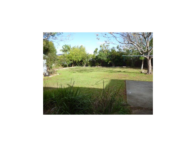 3 Ruskin Street, Eastern Heights QLD 4305