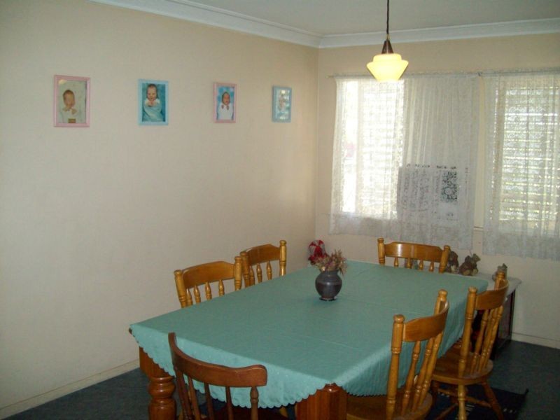 42 Lloyd George Street, Eastern Heights QLD 4305