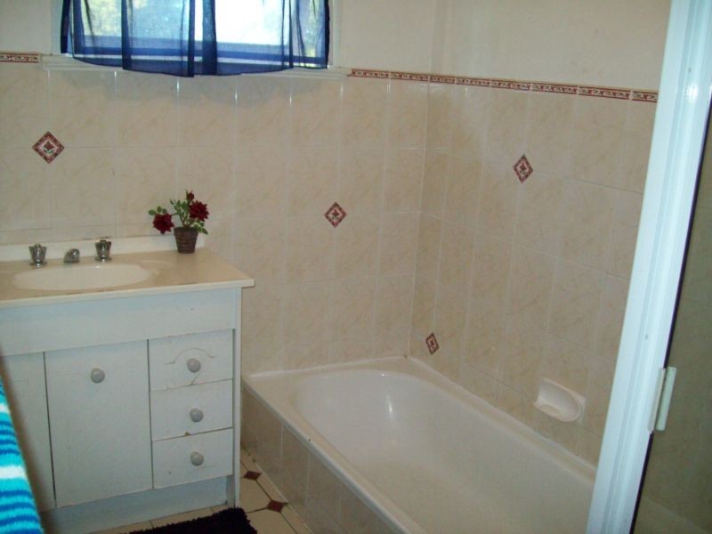 42 Lloyd George Street, Eastern Heights QLD 4305